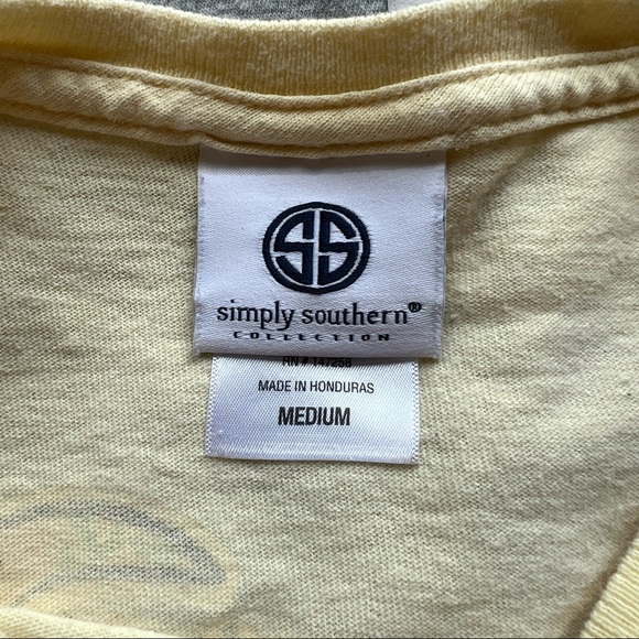 Simply Southern Medium Yellow Pink Green Crab Shirt - Picture 4 of 5